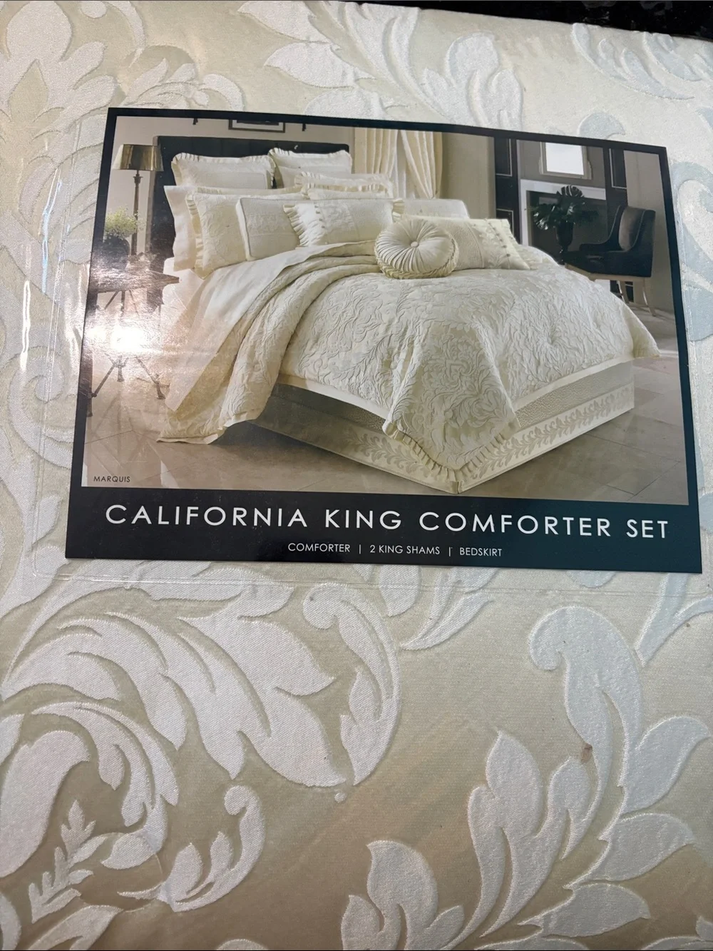 Marquis Ivory 4-Piece Comforter Set By J Queen NWT